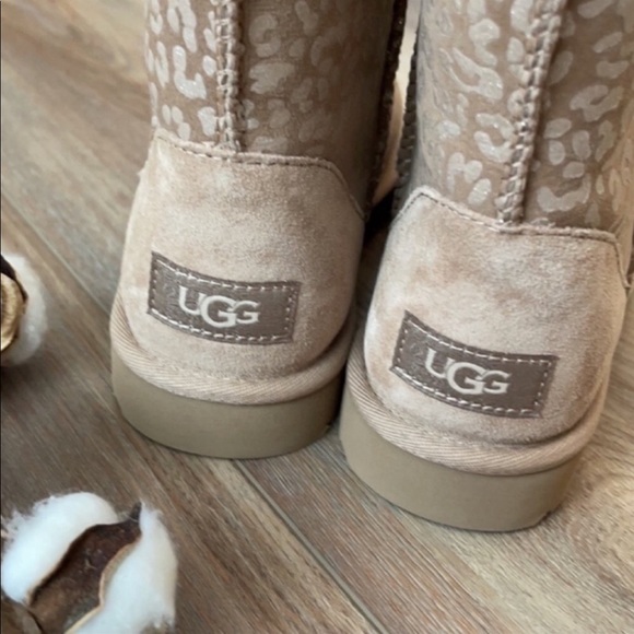 🌿UGG- CLASSIC SNOW LEOPARD BOOTS🌿 - Picture 12 of 15